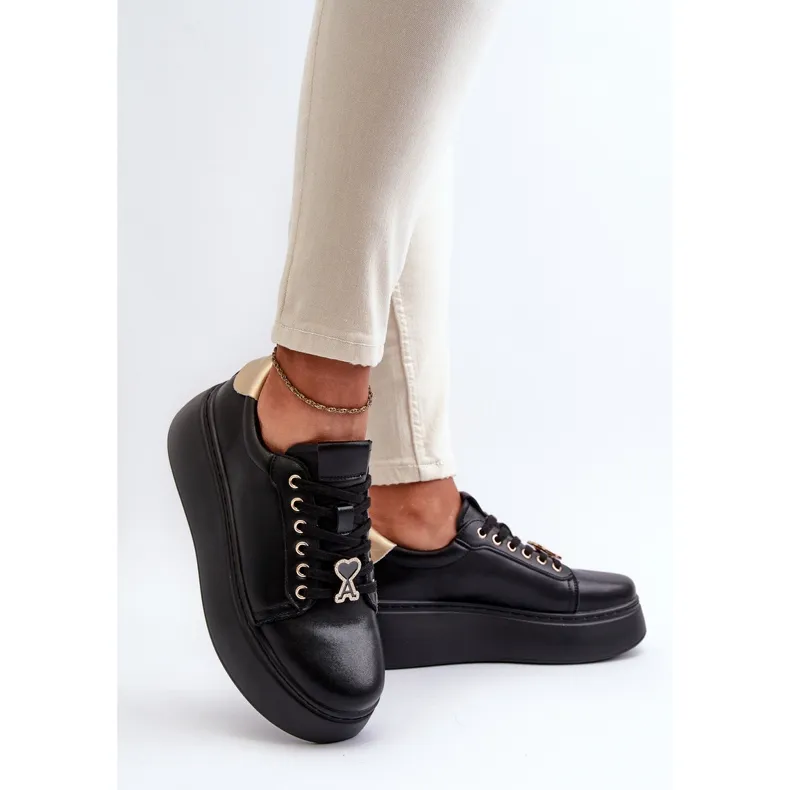 Baskets en cuir pour femmes sur la plateforme noir Vinceza 66700 le noir