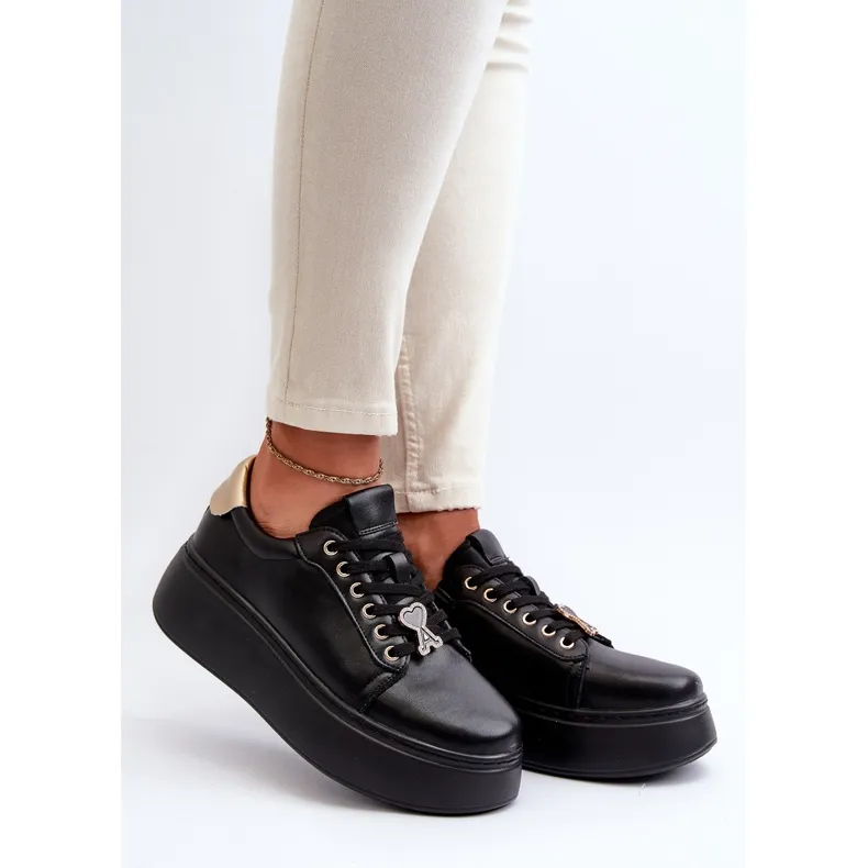 Baskets en cuir pour femmes sur la plateforme noir Vinceza 66700 le noir