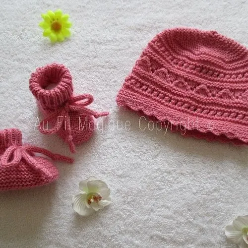 Bonnet et chaussons bébé 3 mois tricot couleur rose azalée