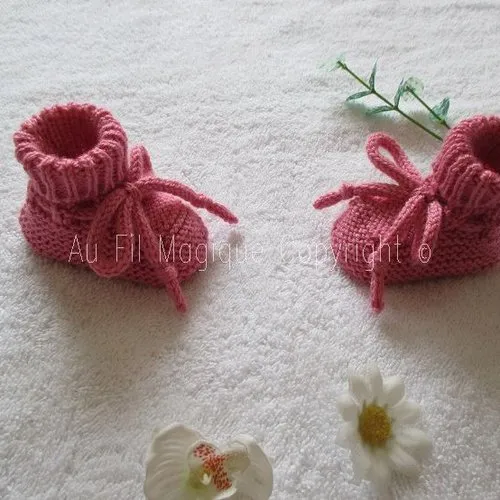 Bonnet et chaussons bébé 3 mois tricot couleur rose azalée