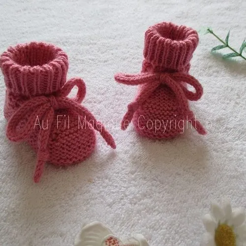 Bonnet et chaussons bébé 3 mois tricot couleur rose azalée