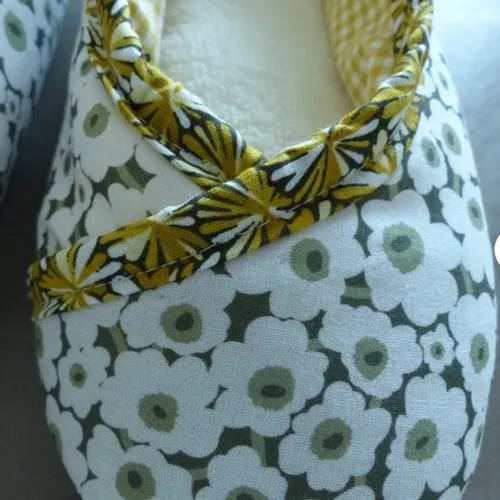 Chaussons femme kimono "fleurs de coton" et galon jaune