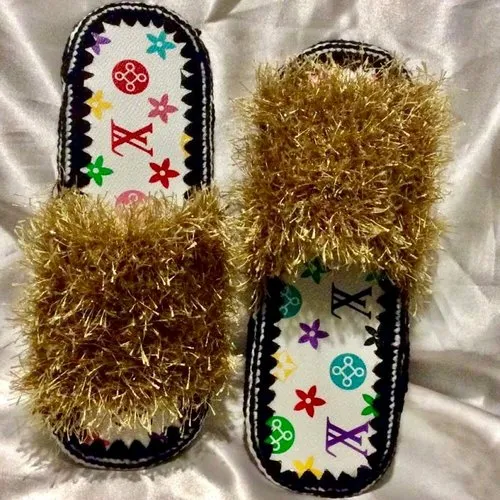 Chaussons -claquettes ,tongs  à semelles (anti-dérapant ), fantasia crochet et cuir synthétique,fait main,pour femme,homme