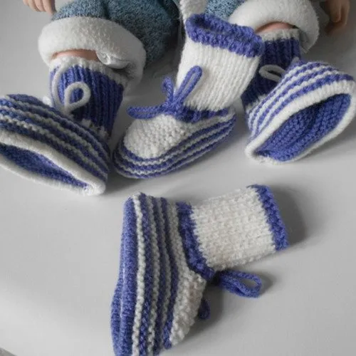 Ensemble bonnet  beguin et chaussons pour bébé