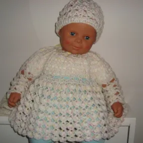 Ensemble bébé ,bonnet , brassiere et chaussons