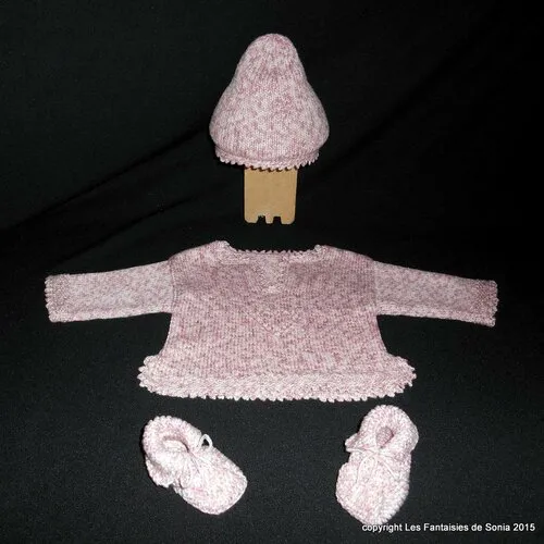 Ensemble naissance pour fille : brassière, bonnet et chaussons