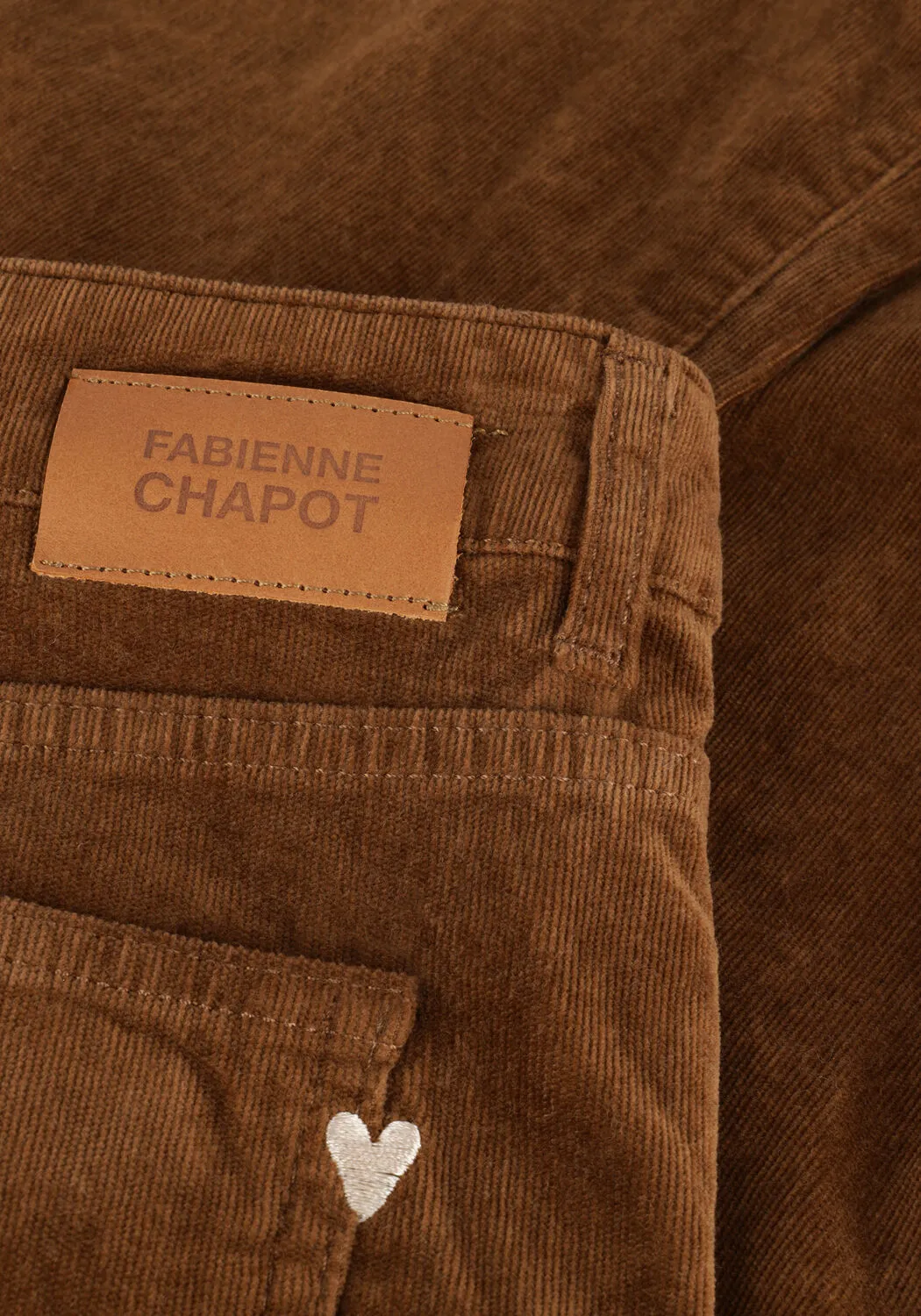 fabienne chapot pantalon évasé eva corduroy flare trousers en marron