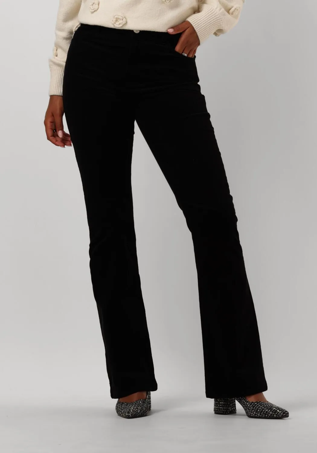 fabienne chapot pantalon évasé eva flare trousers en noir