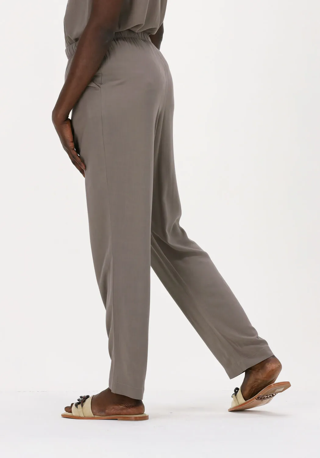 knit-ted pantalon yve en taupe