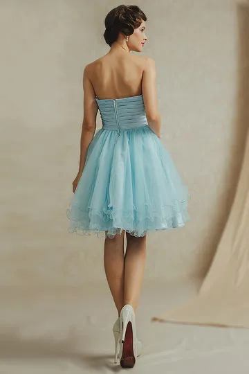 Mini robe mariage cortège bleu pastel effet vaporeux en tulle à brtelle fine