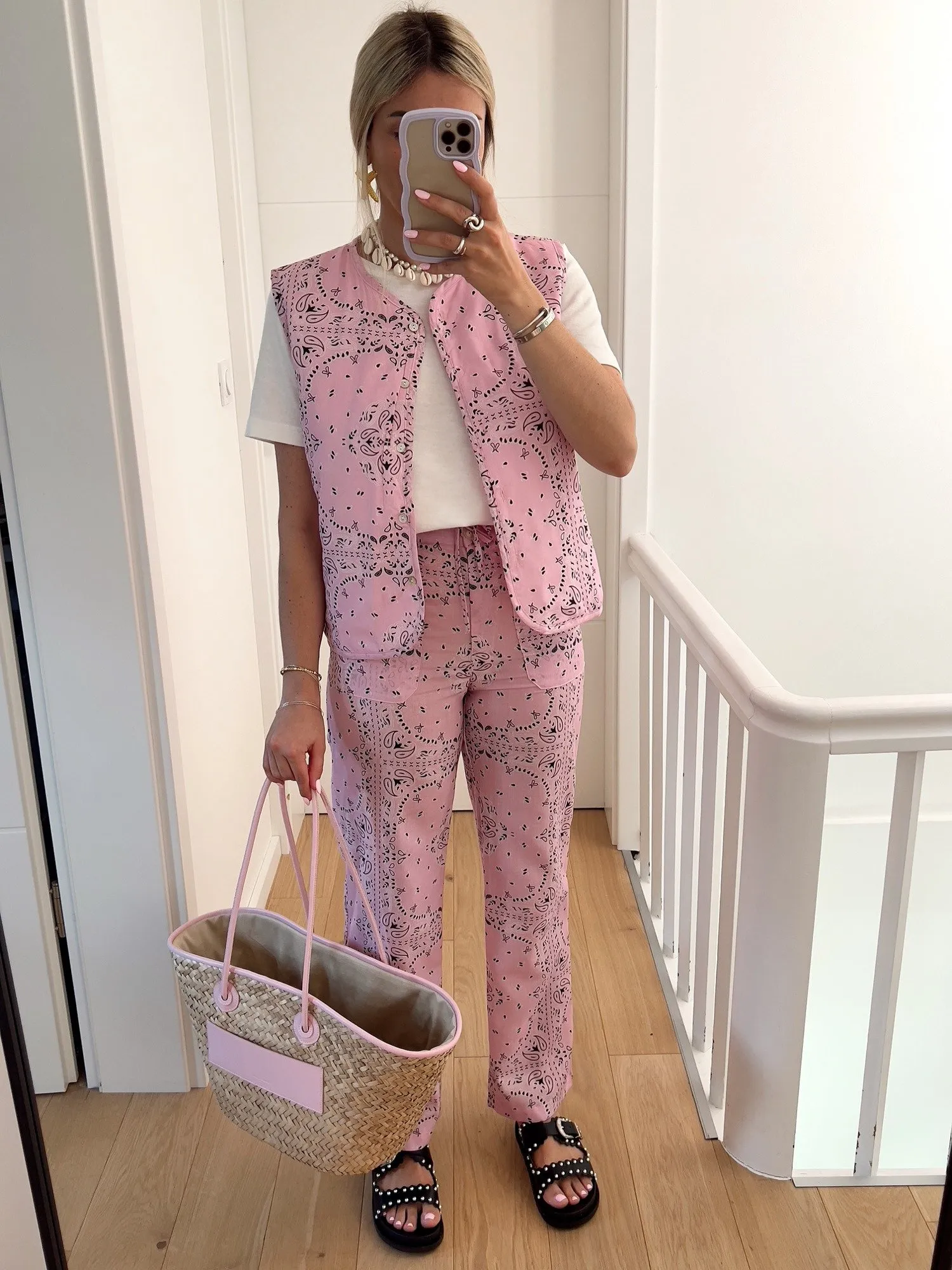 Pantalon MIU Evasé à motif bandana rose