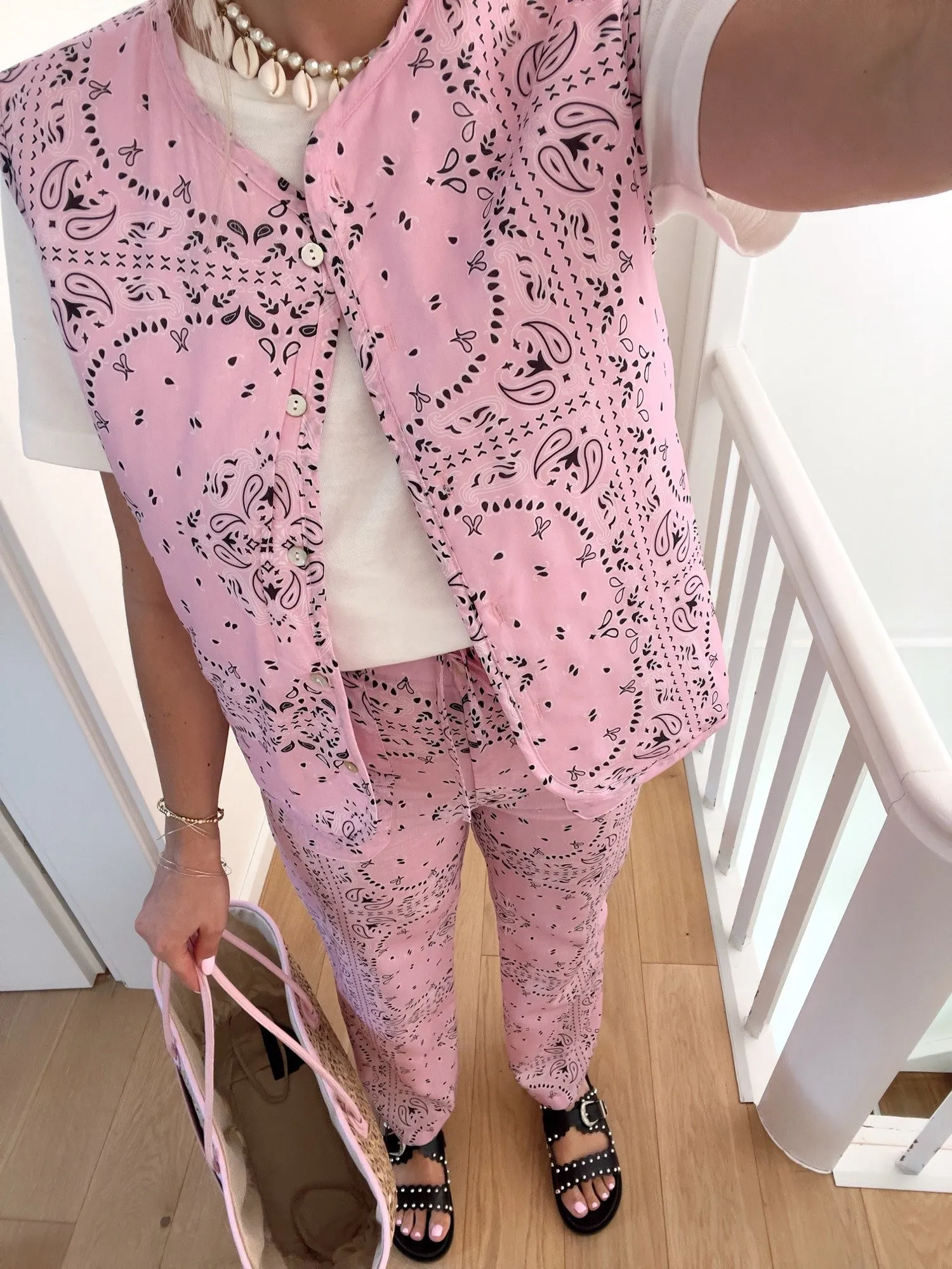 Pantalon MIU Evasé à motif bandana rose