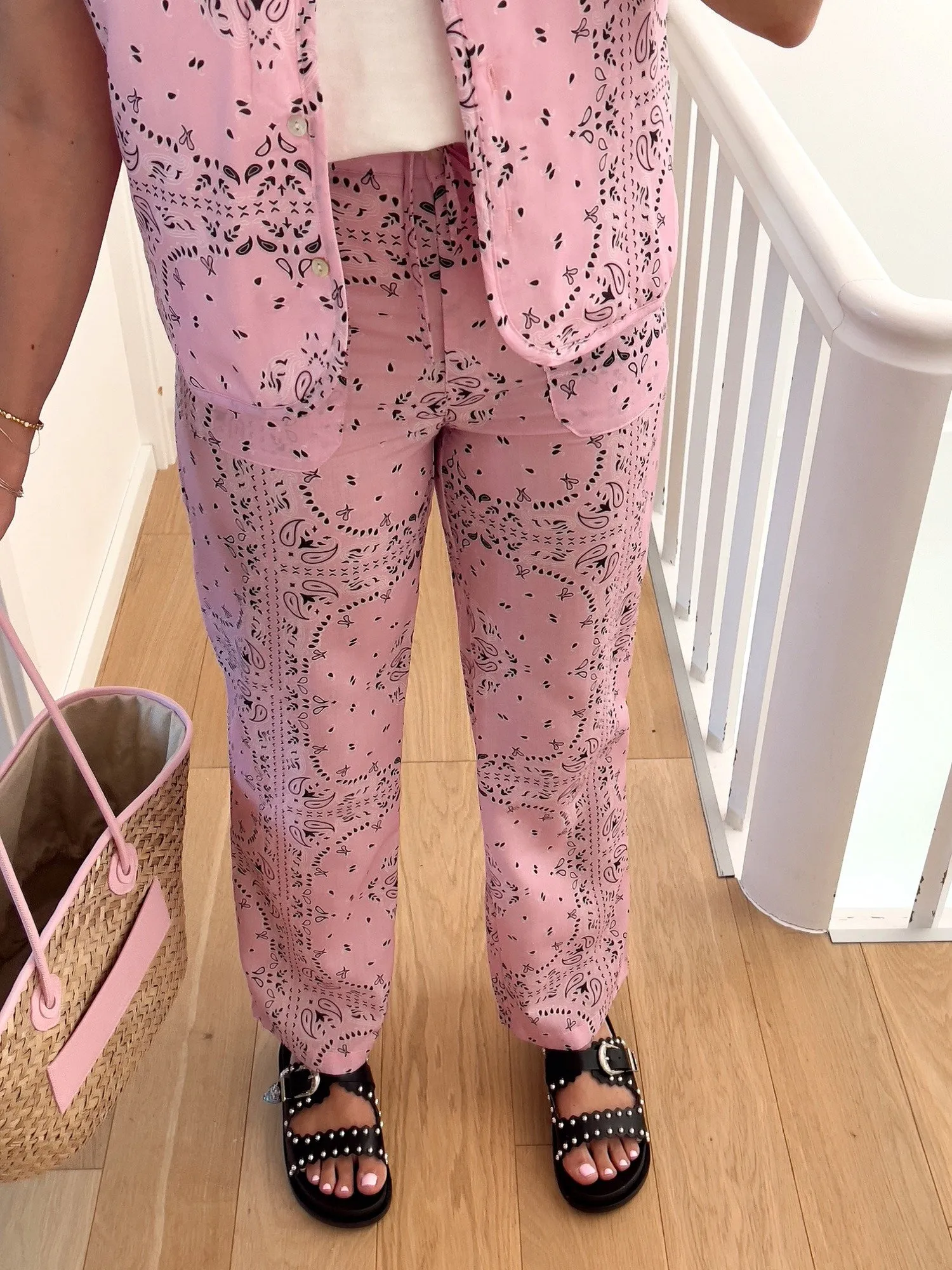 Pantalon MIU Evasé à motif bandana rose