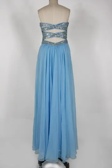 Robe bleu clair bustier coeur & couverte de sequins pour soirée mariage