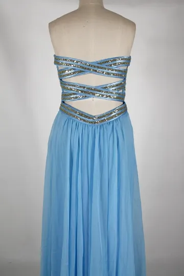 Robe bleu clair bustier coeur & couverte de sequins pour soirée mariage