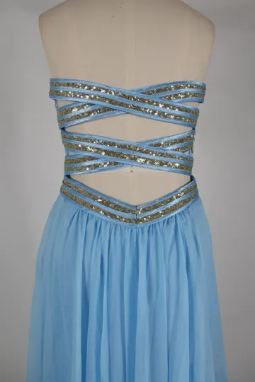 Robe bleu clair bustier coeur & couverte de sequins pour soirée mariage