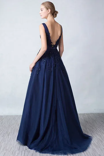 Robe bleu nuit longue féerique décolleté en V appliquée