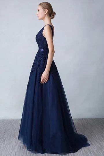 Robe bleu nuit longue féerique décolleté en V appliquée