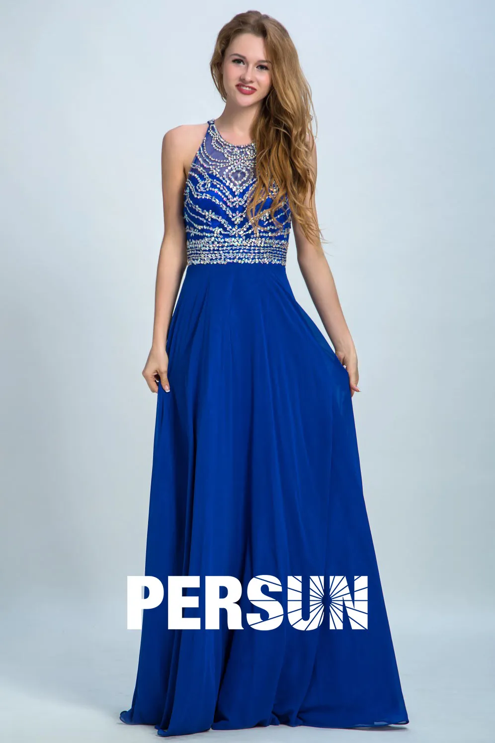 Robe de fiançailles bleue à haut en strass col halter dos découpe