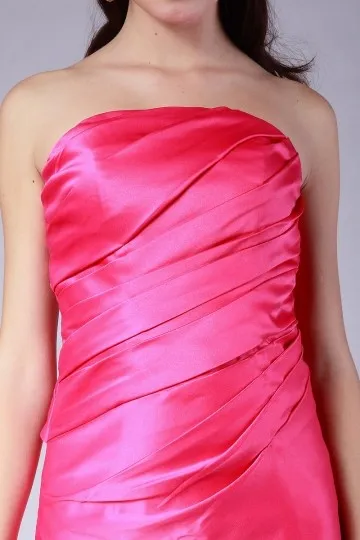 Robe demoiselle d honneur fuchsia longue bustier plissé avec fente frontale