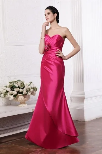 Robe fuchsia longue à bustier cœur en satin sirène pour soirée de mariage