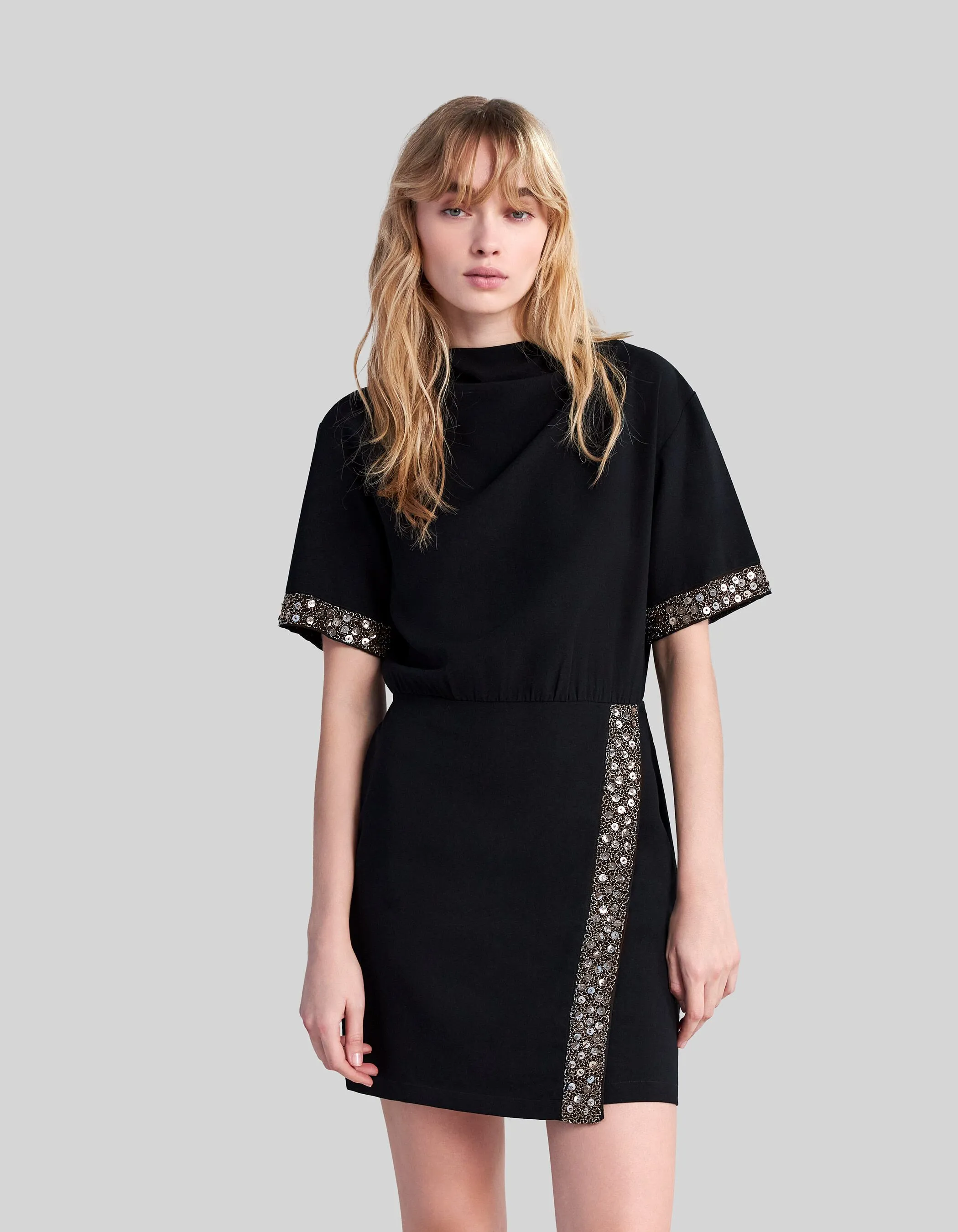 Robe noire décor perles et sequins Femme