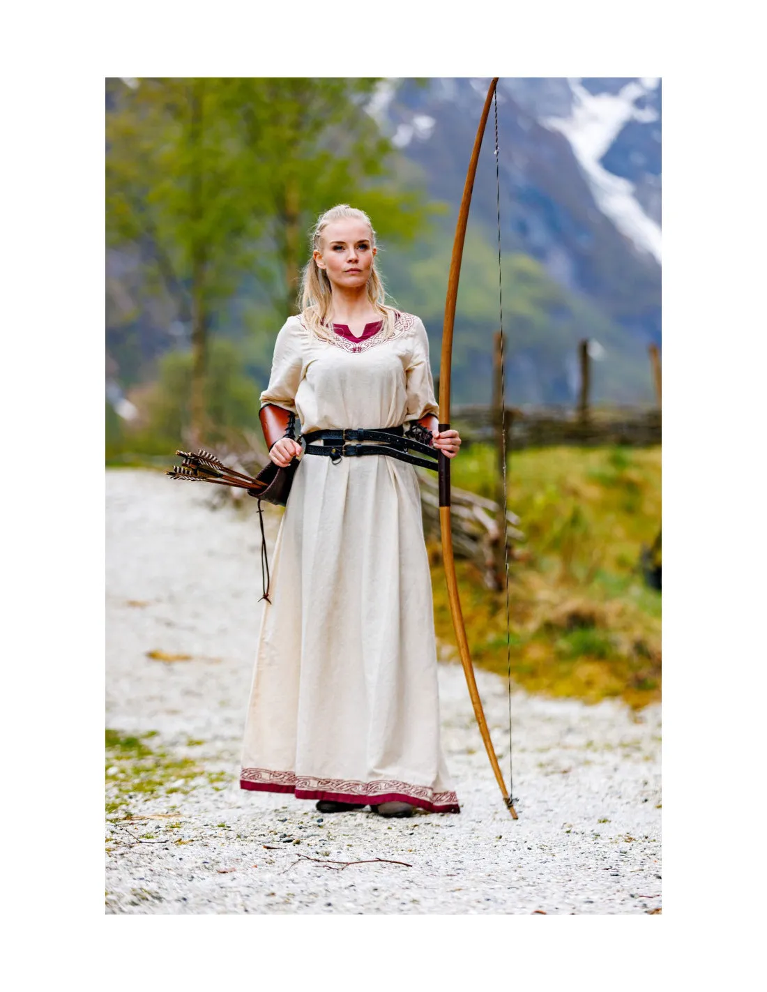 Robe viking modèle Lagertha, bicolore naturel-rouge ⚔️ Boutique Épées