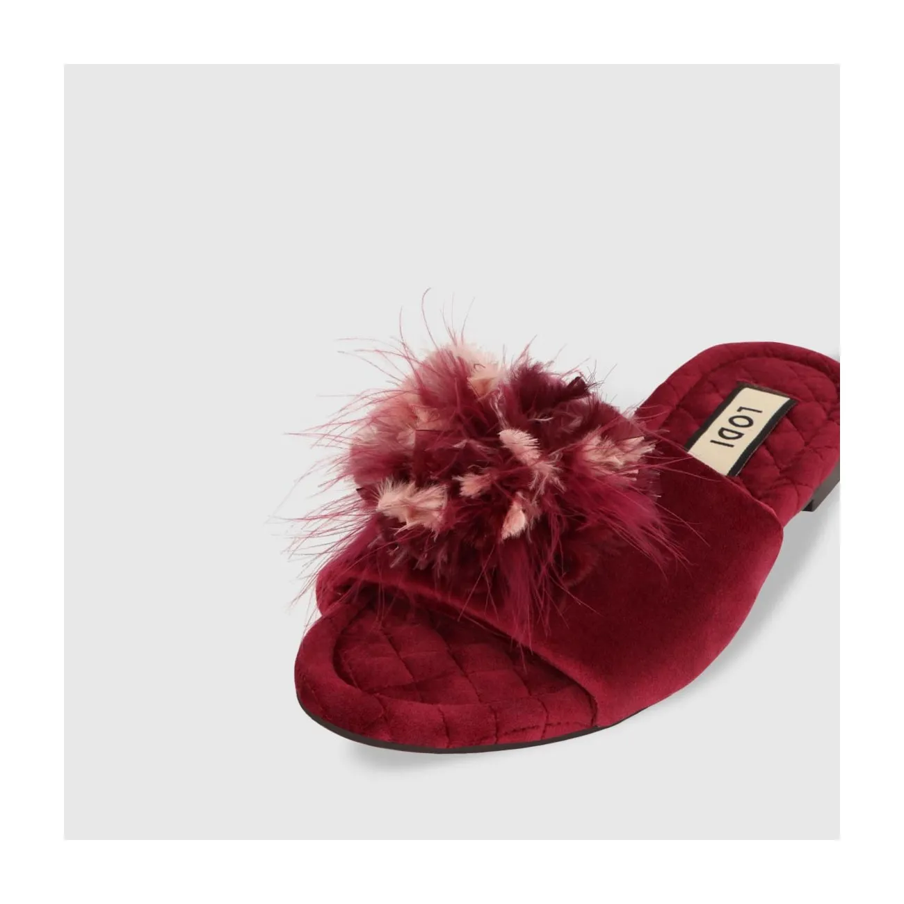 Sandale Anuska en velours de couleur bordeaux ornée de plumes | LODI Chaussures de femme en ligne.