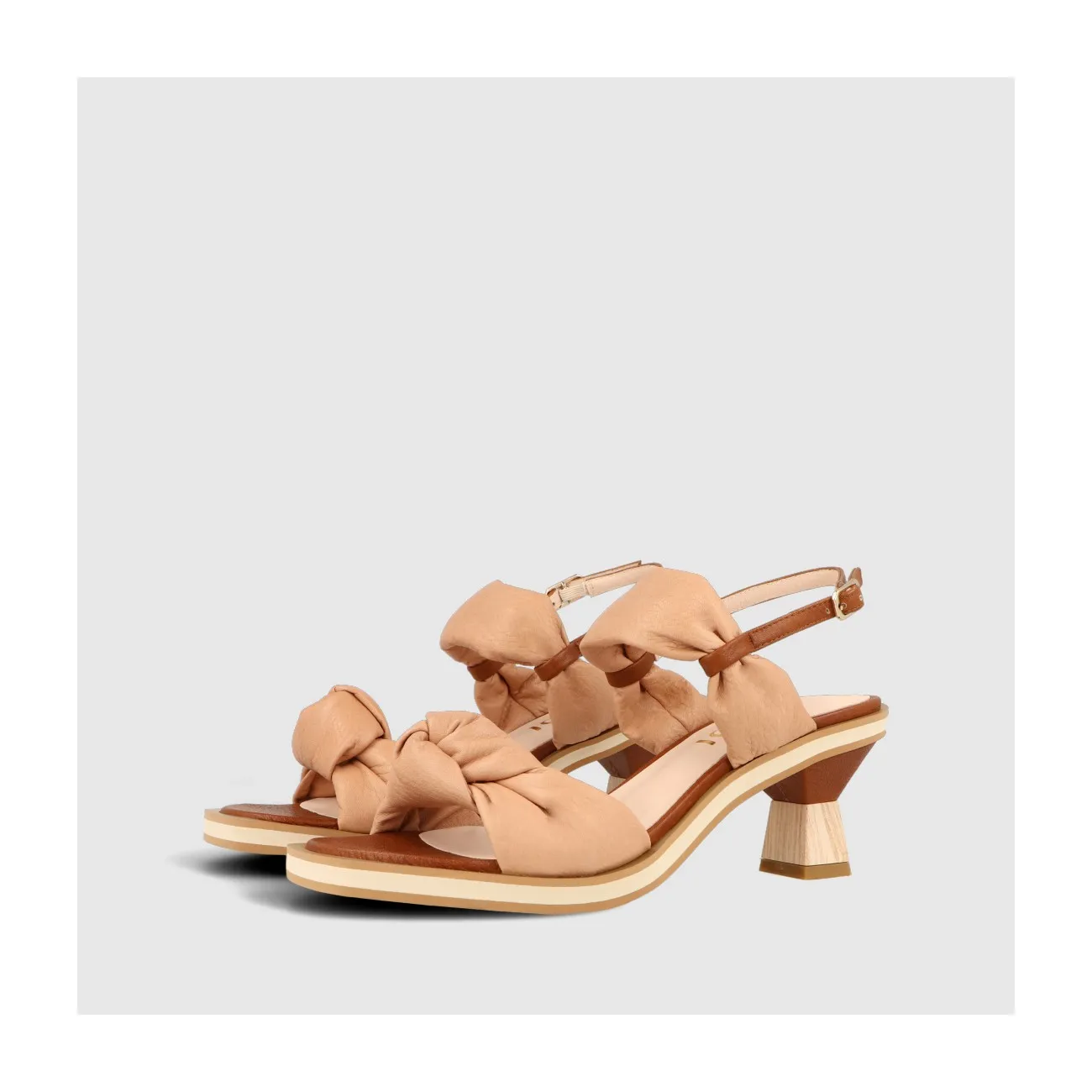 Sandale Juez en cuir beige avec détail de nœud sur l´empeigne et nœud latéral | LODI Chaussures pour femme en ligne