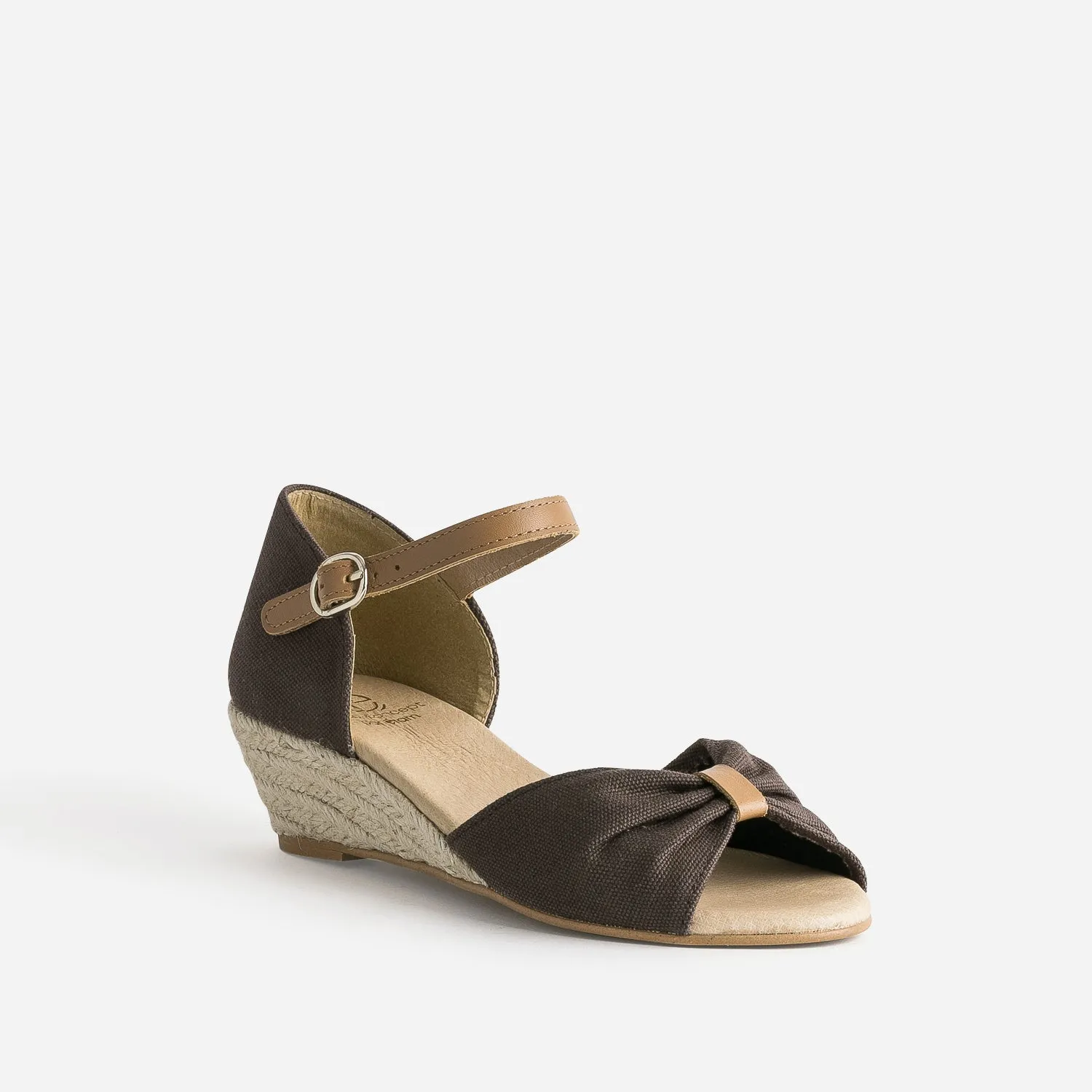 Sandale marron éco-conçue à petit talon compensé - Sandales Femme | ERAM