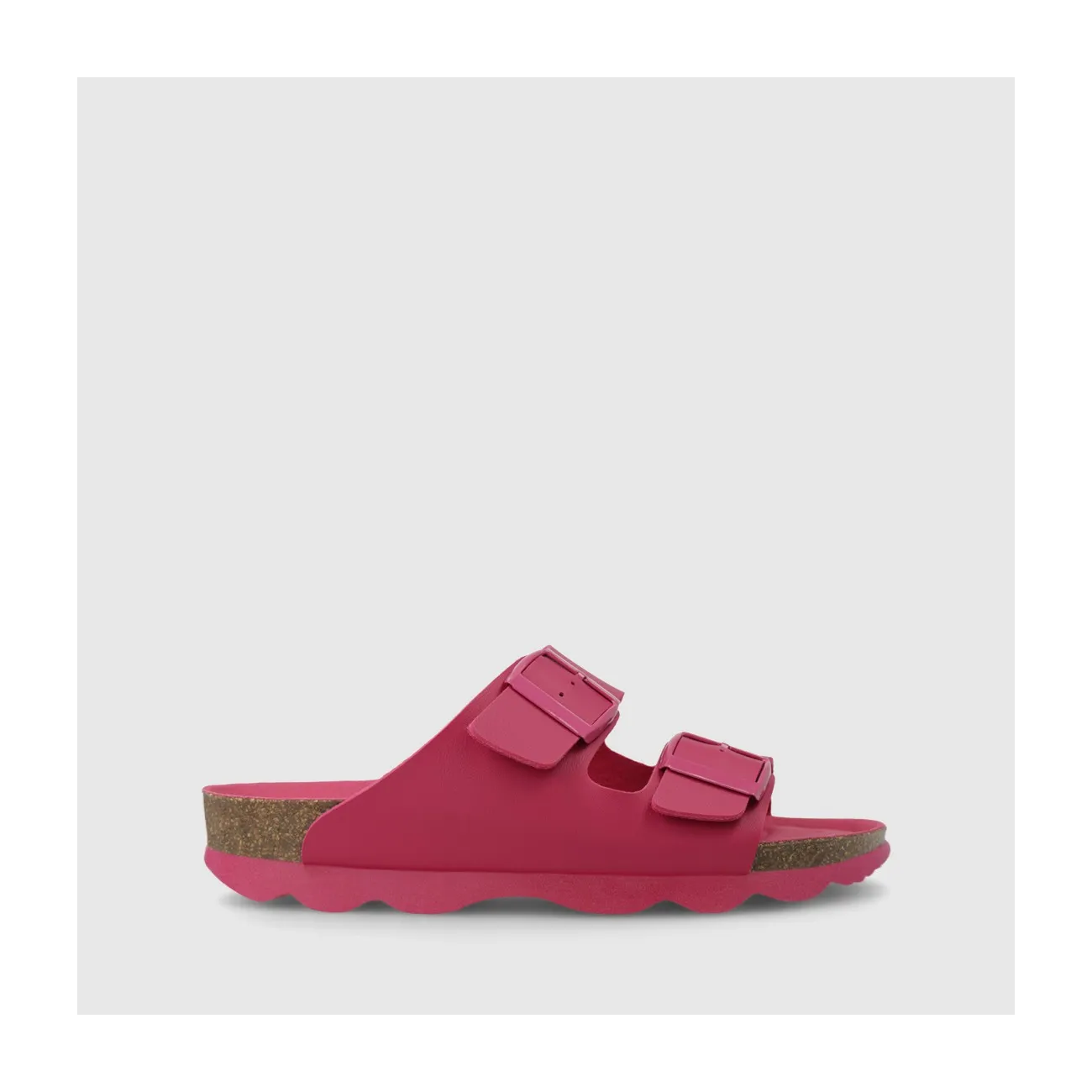 Sandale plate pour femme en tissu effet cuir couleur fuchsia. I LODI Chaussures pour femme online.