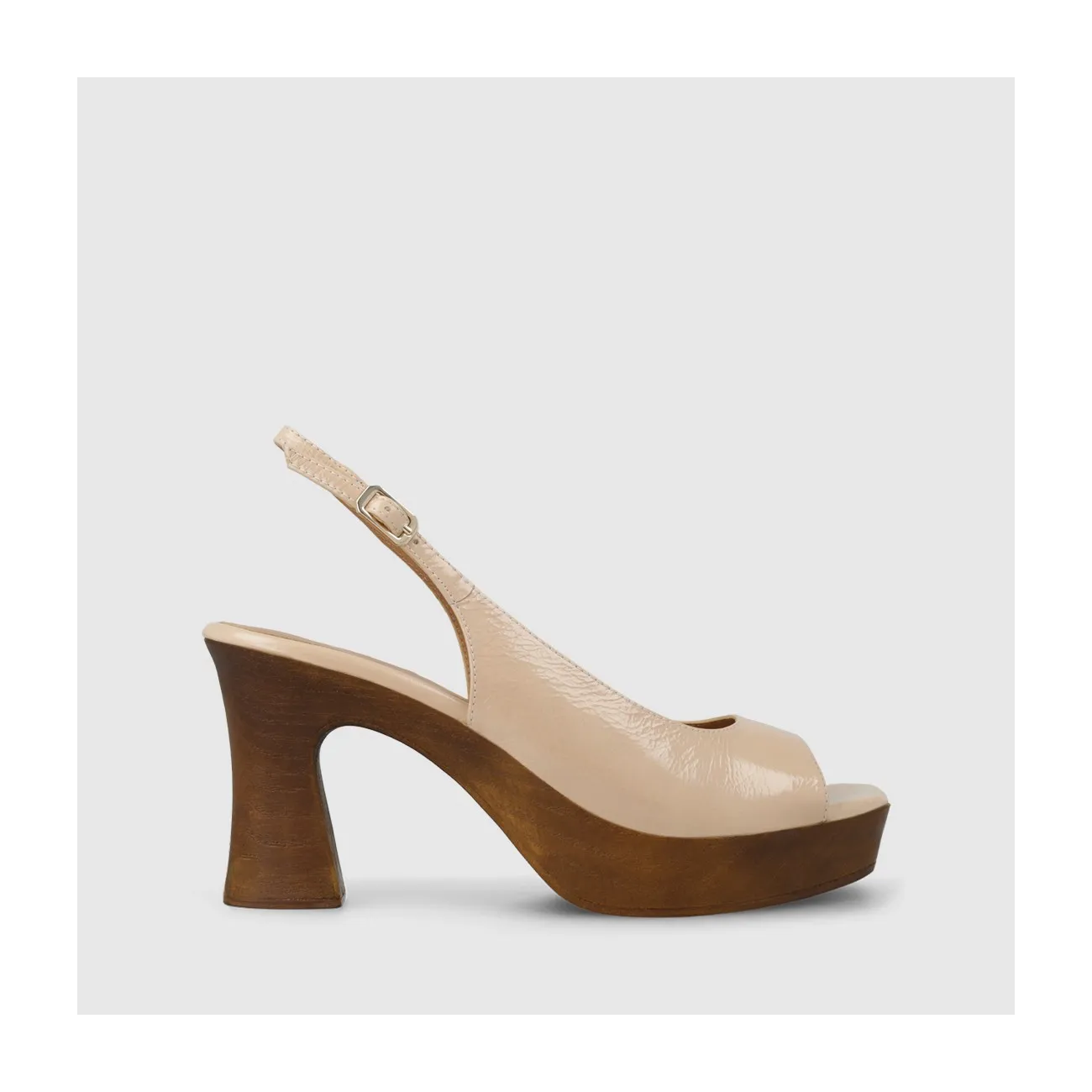 Sandale pour femme en cuir brillant couleur nude.I LODI Chaussures pour femme online.