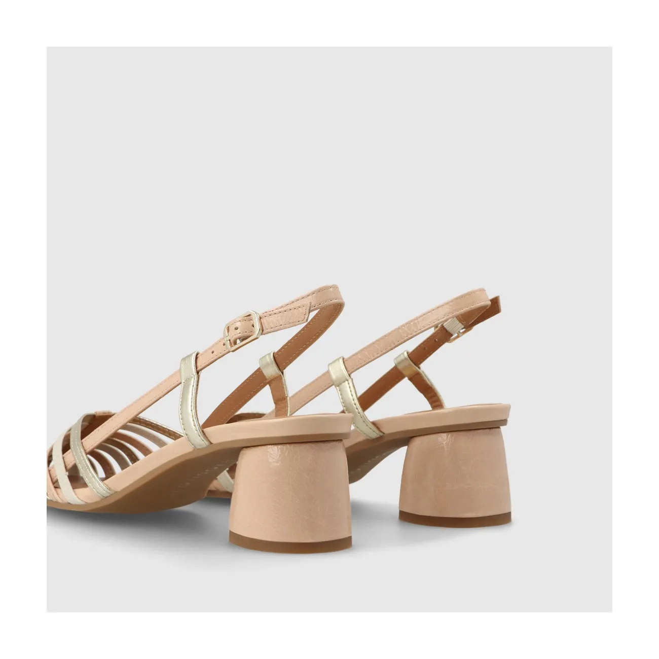 Sandale pour femme en cuir combiné dans des tons pastel et argentés. I LODI Chaussures pour femme online.