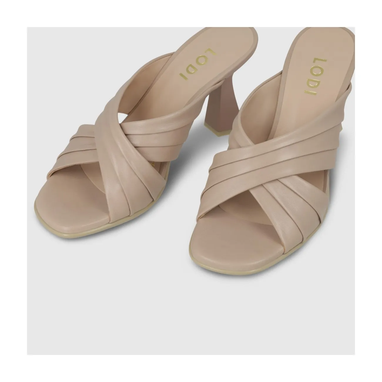 Sandale pour femme en cuir couleur nude avec talon géométrique. I LODI Chaussures pour femme online.