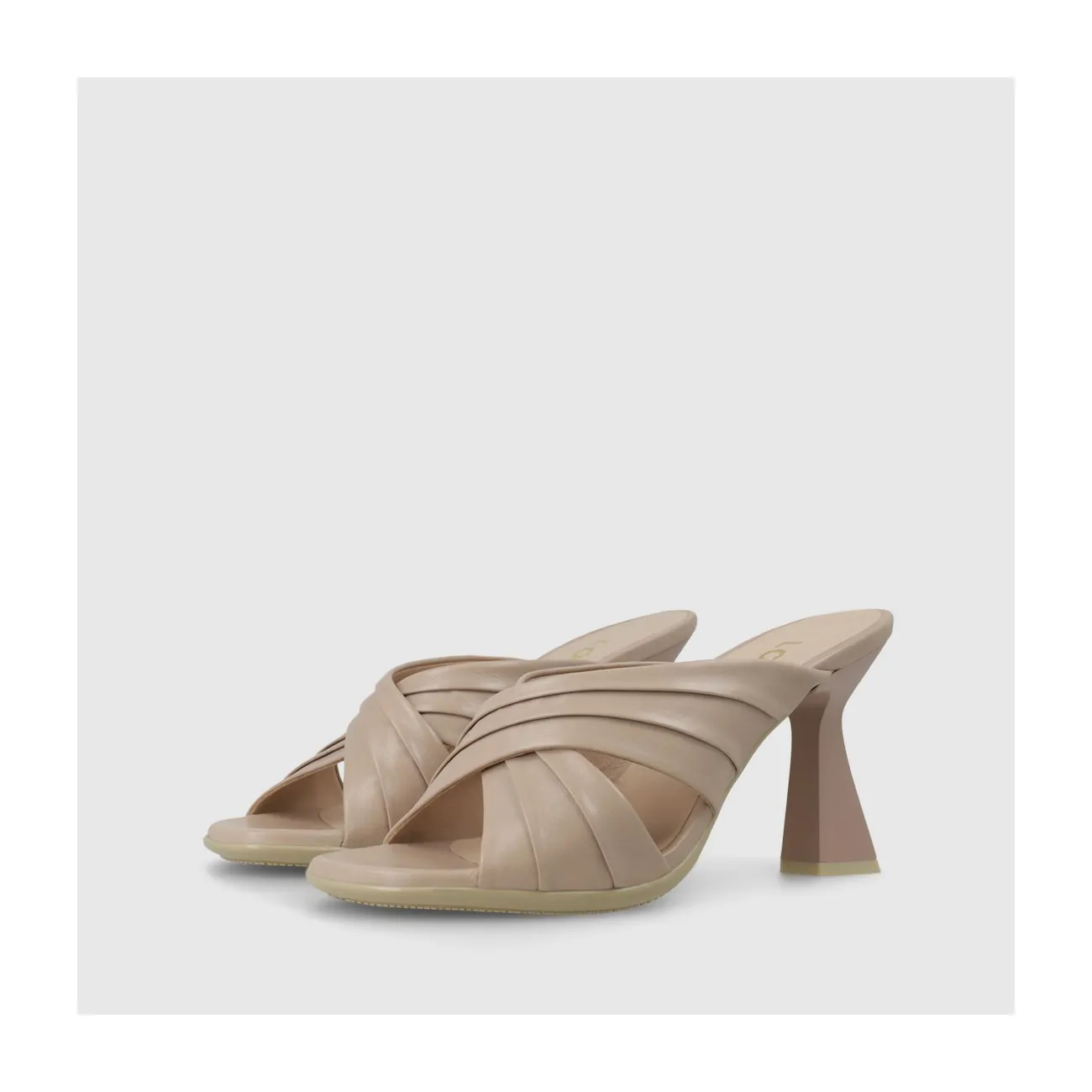 Sandale pour femme en cuir couleur nude avec talon géométrique. I LODI Chaussures pour femme online.