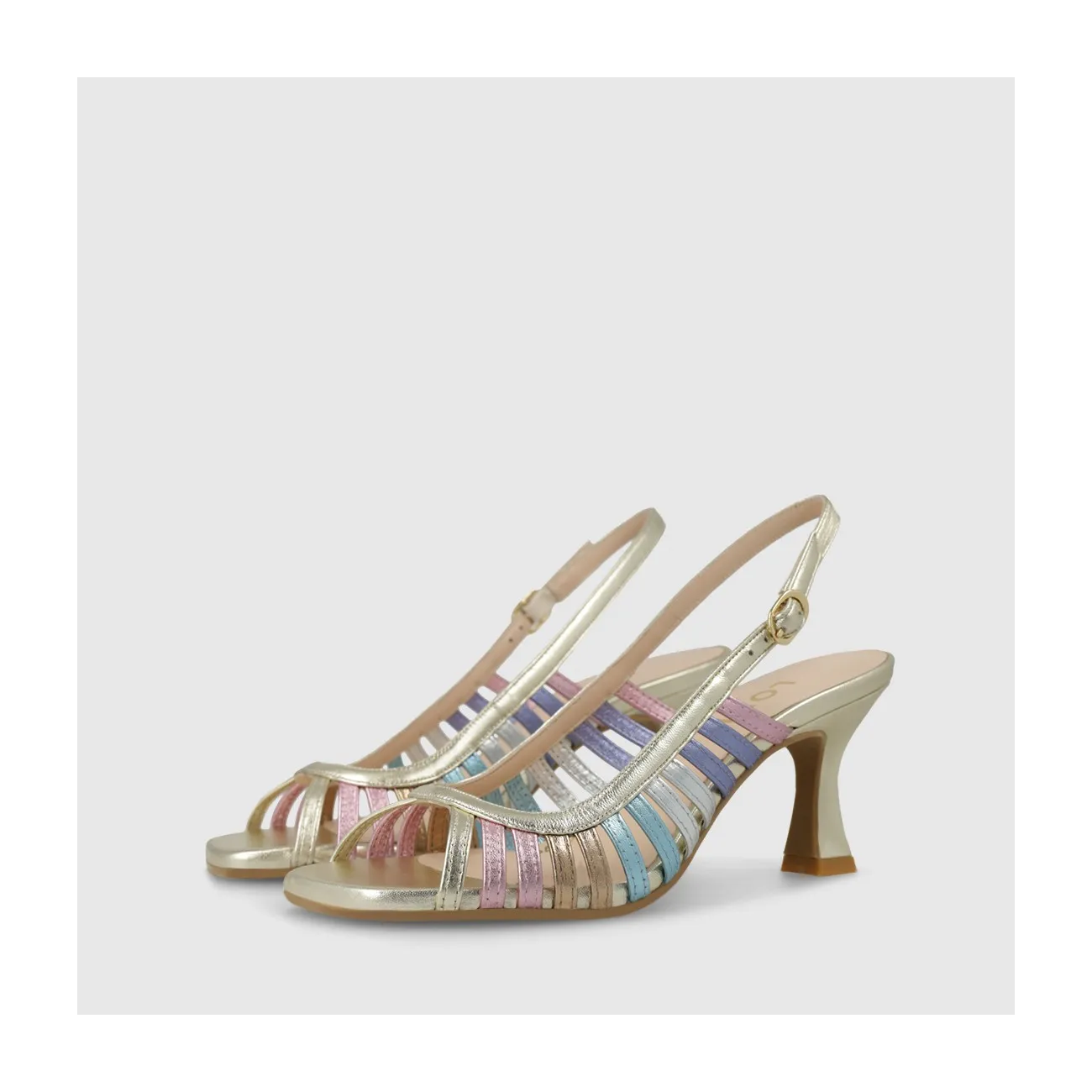 Sandale pour femme en cuir métallisé doré combiné à des brides multicolores.I LODI Chaussures pour femme online.