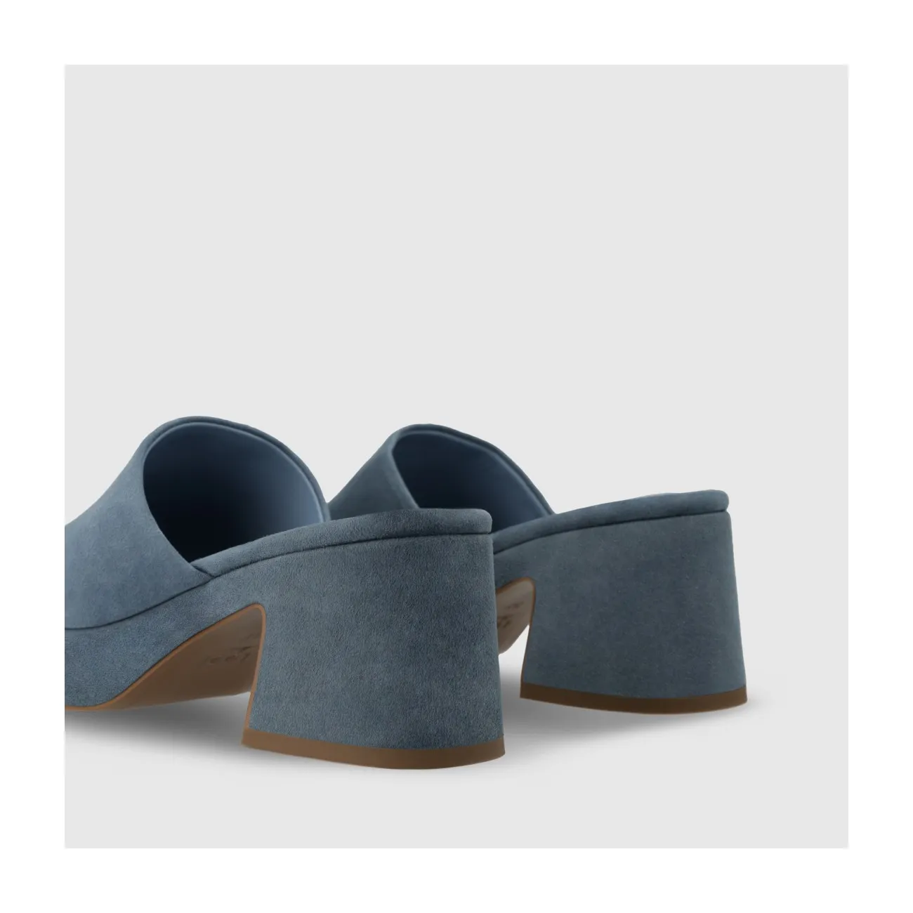 Sandale pour femme en daim bleu. I LODI Chaussures pour femme online.