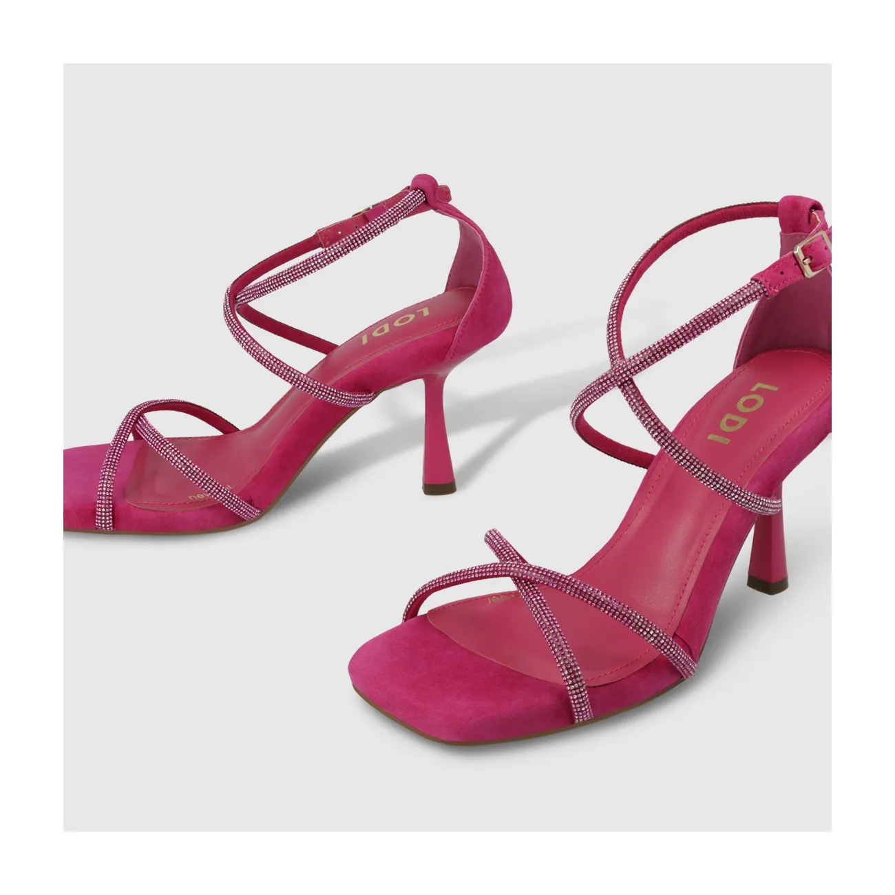 Sandale pour femme en daim fuchsia avec strass ton sur ton.I LODI Chaussures pour femme online.