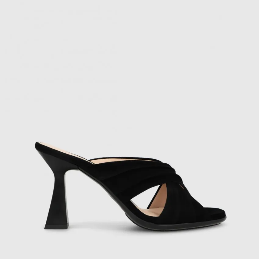 Sandale pour femme en daim noir avec talon géométrique. I LODI Chaussures pour femme online.