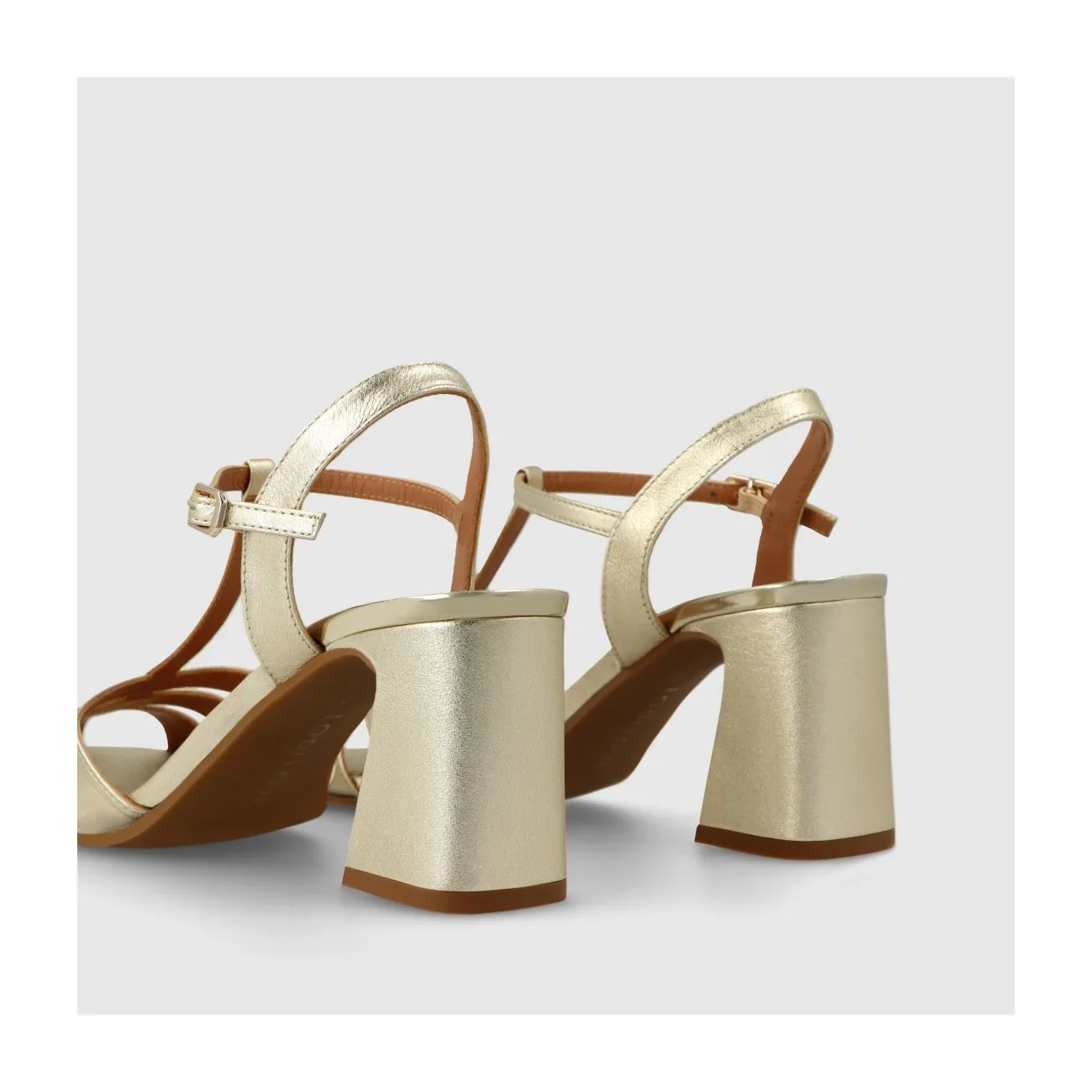 Sandale pour femme type méduse en cuir métallisé couleur champagne. I LODI Chaussures pour femme online.