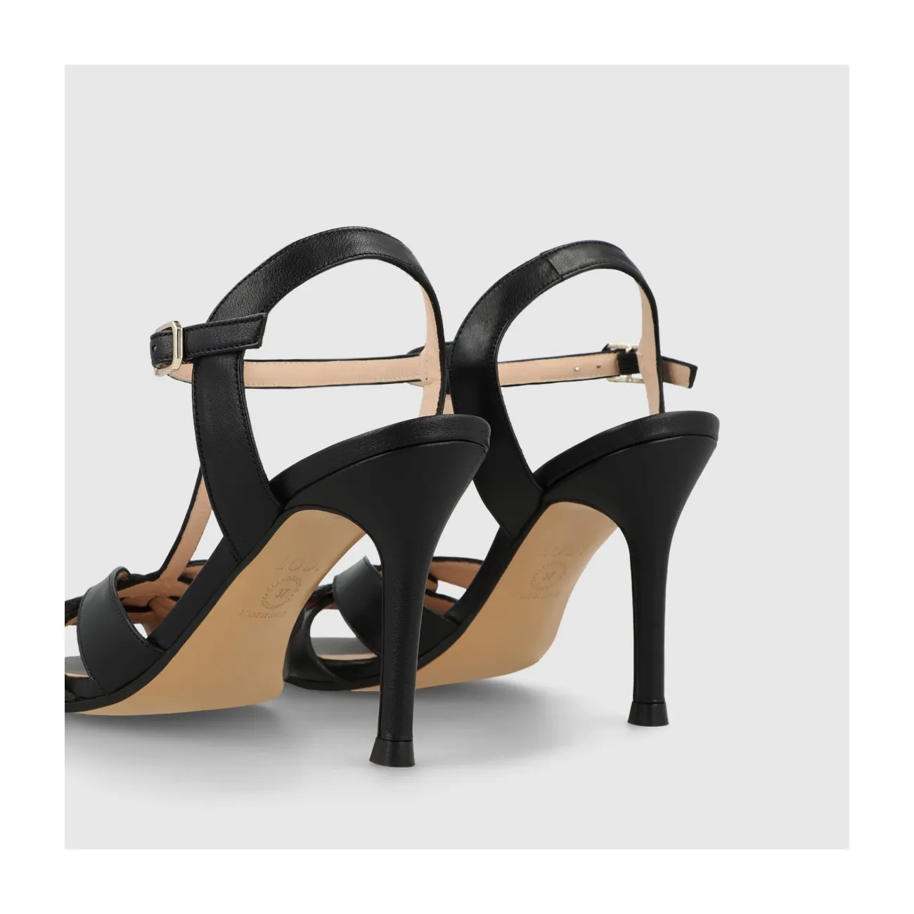 Sandale à talon pour femme en cuir noir. I LODI Chaussures pour femme online.