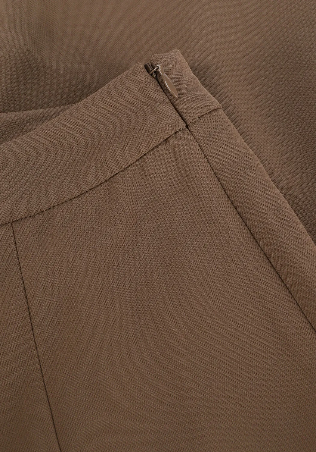 second female pantalon fique trousers en marron