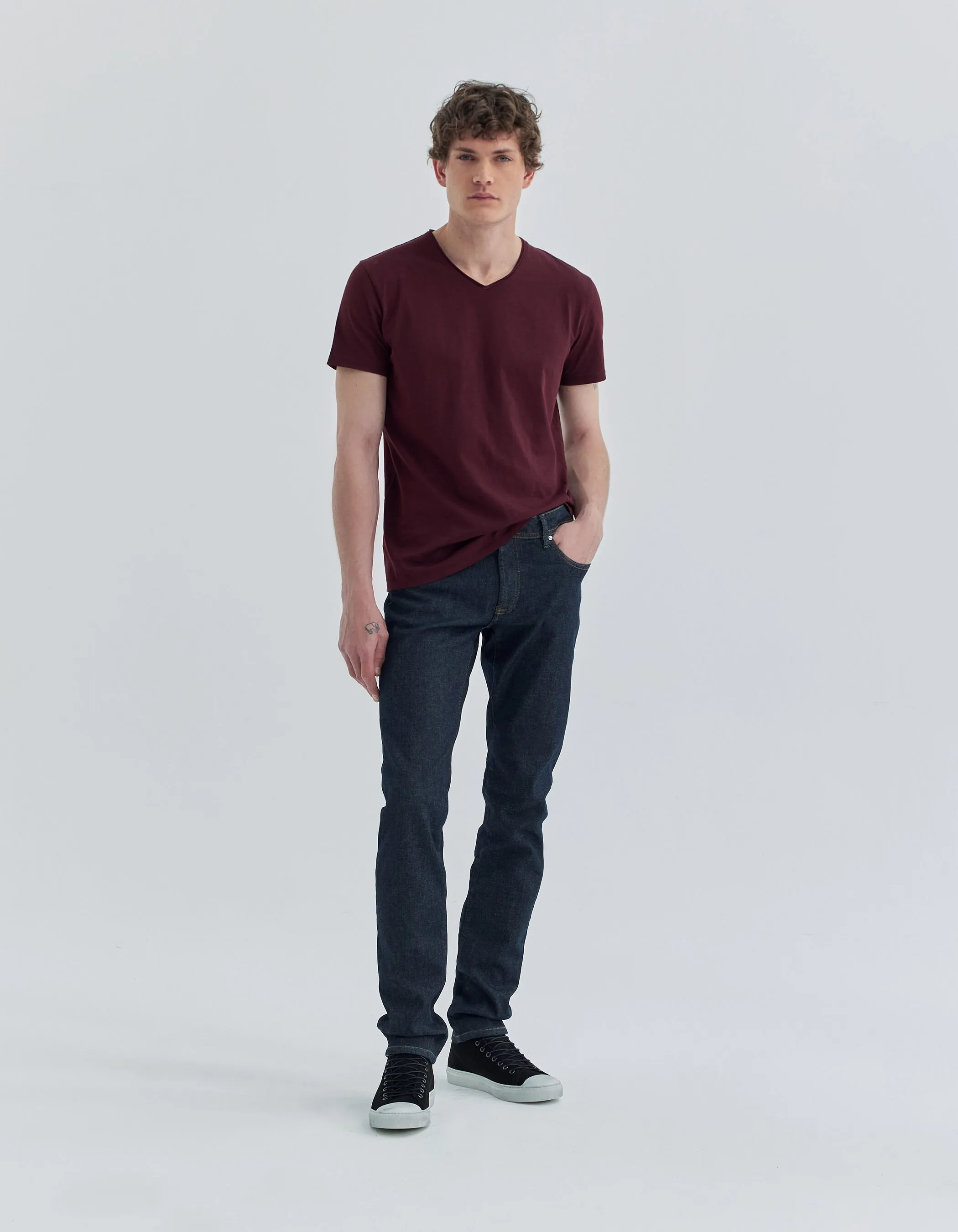 T-shirt L'Essentiel burgundy encolure V Homme