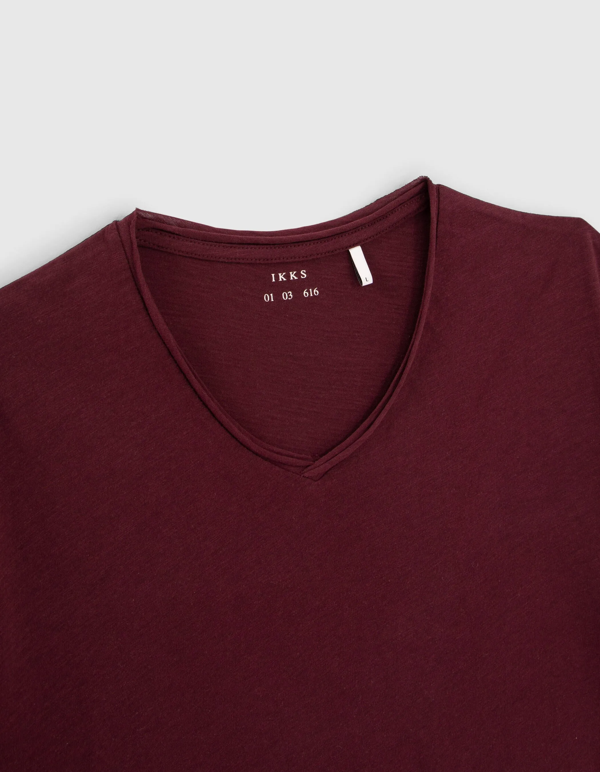 T-shirt L'Essentiel burgundy encolure V Homme